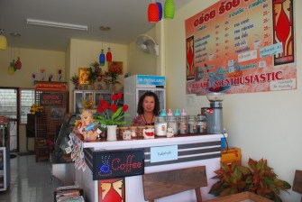 ร้านกาแฟสด อร่อย ร้อย สวย